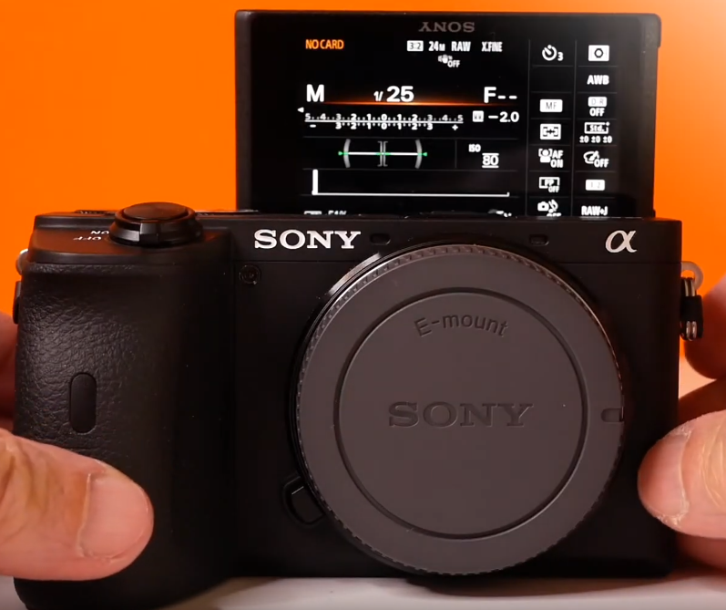 lcd-apertura-verticale-fotocamera-sony-alpha-6600