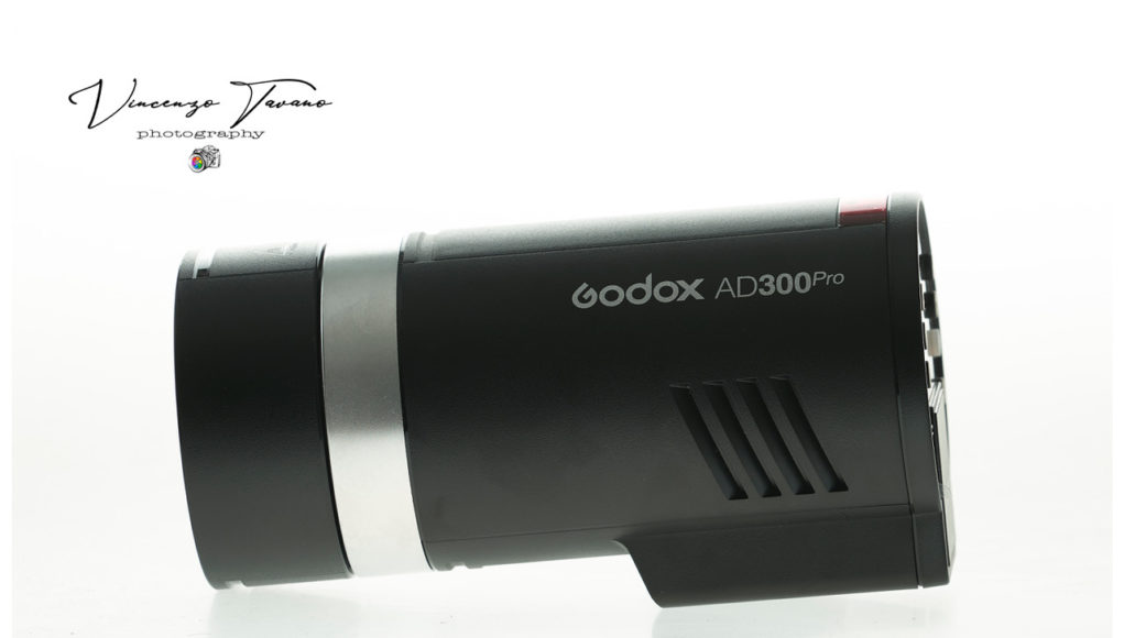 godox-ad300-pro-flash-piccolo-e-potente