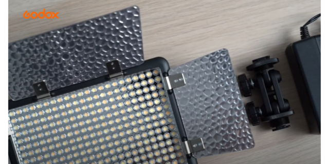 luce-flash-godox-lf-308bi-ev