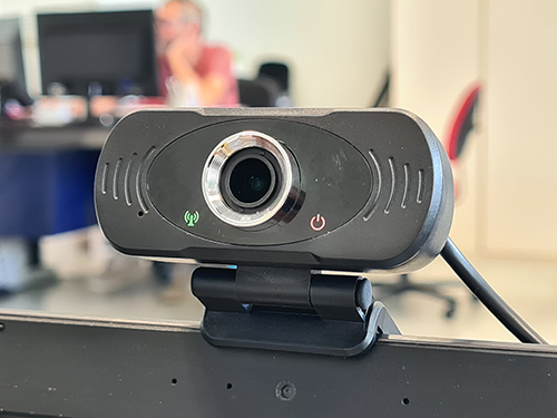 webcam-accesa-led-imilab-1080-p