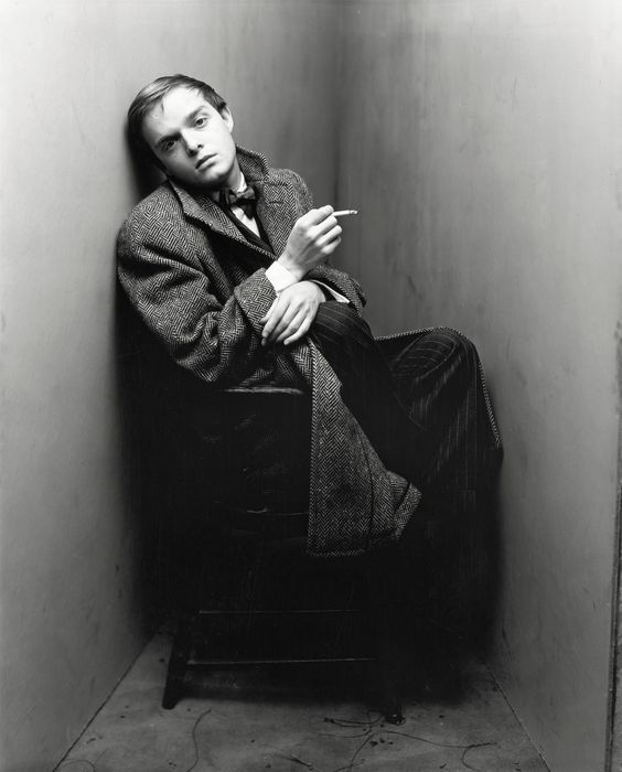 3_storia-della-fotografia-irving-penn-angolo-parete