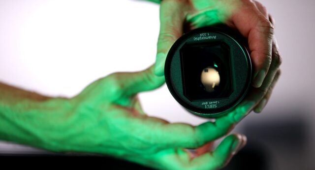 ev-presentazione-lente-anamorfica-sirui-75mm-f1-8