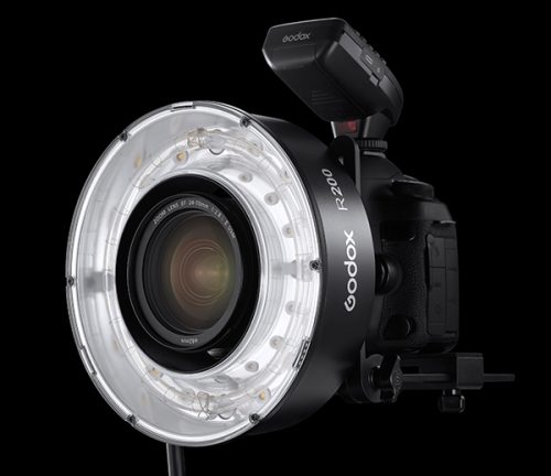 Godox R200 Flash Anulare montato su fotocamera
