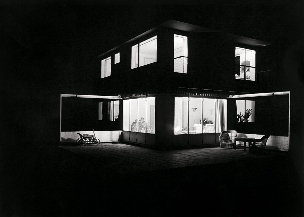 Eva Besnyö - Casa estiva degli architetti Merkelbach & Karsten - Coll. Lara Brusse, Amsterdam (1934)