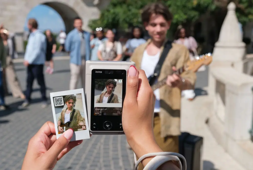 online and social-instax mini LiPlay_stills-21