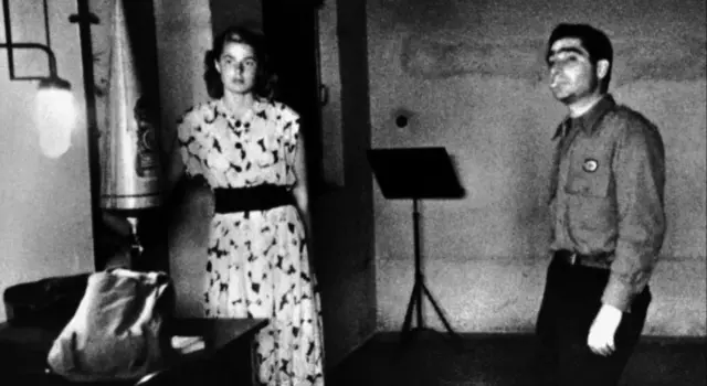 Una foto, una storia: Goodbye my darling Goodbye-my-darling_Robert-Capa-e-Ingrid-Bergman