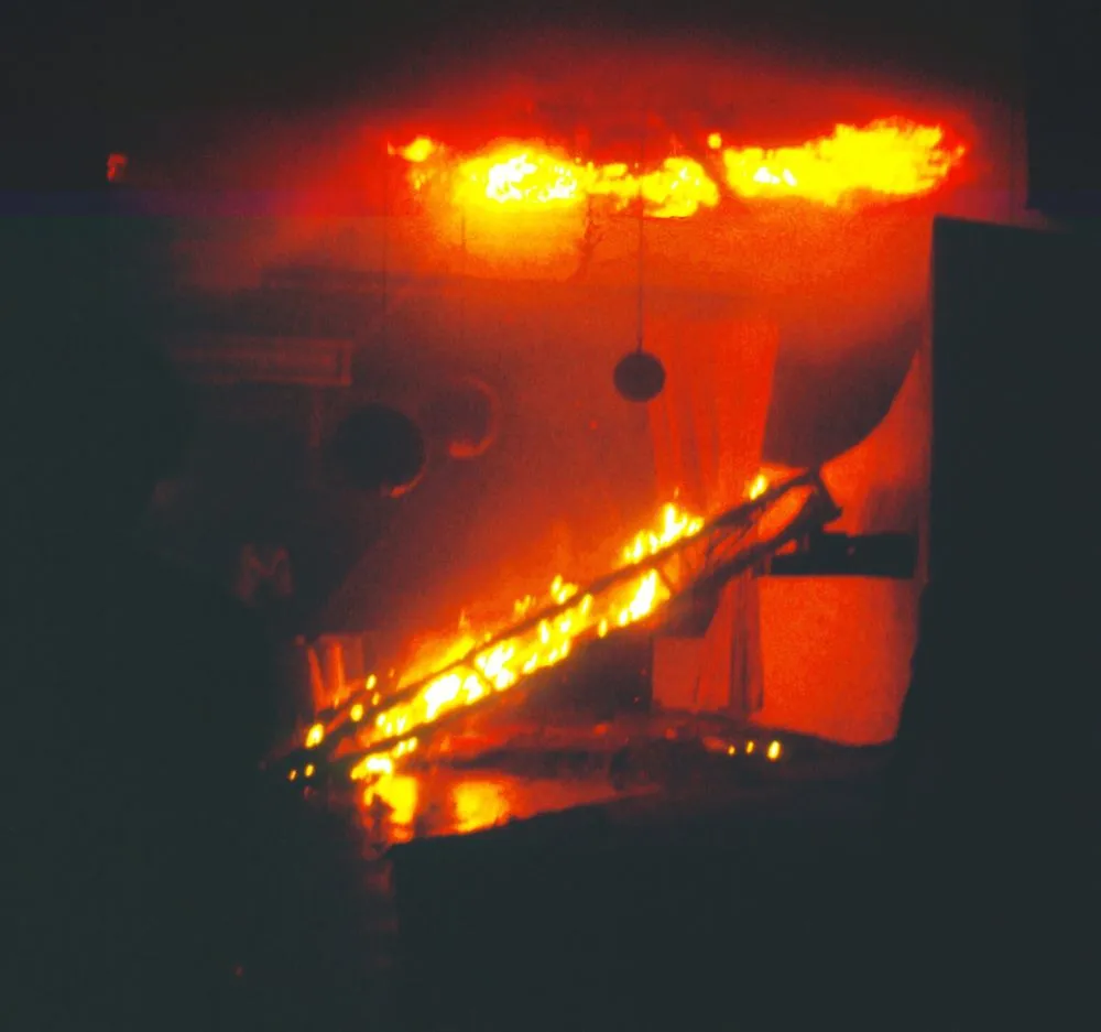 La-sala-concerti-del-casinò-in-fiamme-©Alain-Bettex-1971
