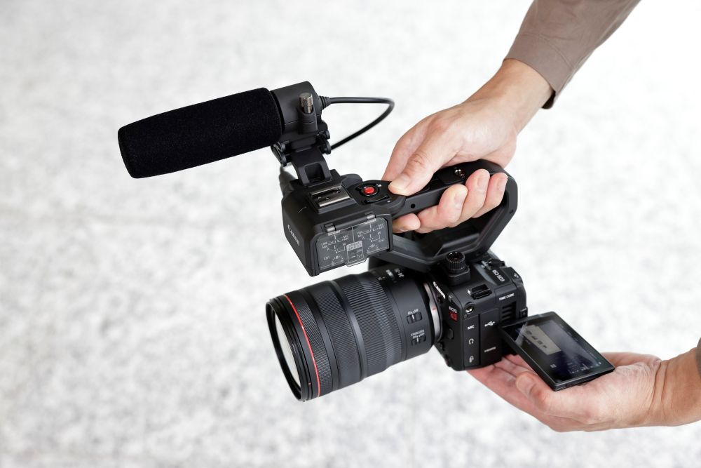EOS C50 LIFESTYLE 04