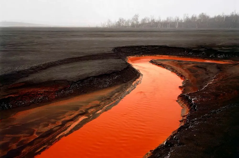 Nickel-Tailings-_34.-Sudbury_-Ontario-1996.-©-Edward-Burtynsky